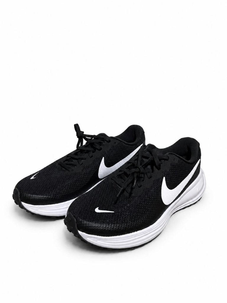 Nike Revolution 8